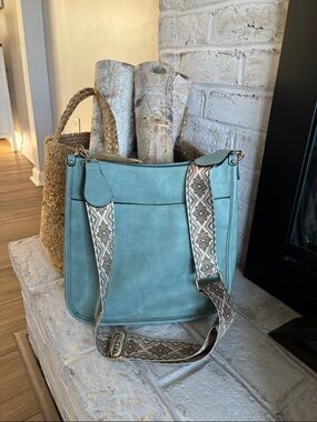 Women's Jen and Company Teal Crossbody Tote with Patterned Strap